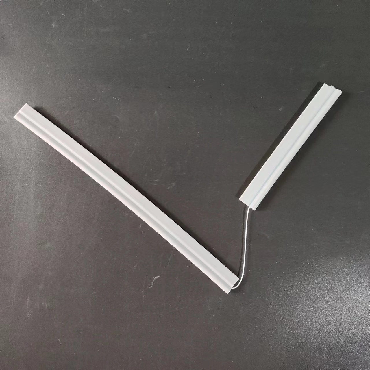 夾線硅膠密封條：優異性能助力工業設備密封升級